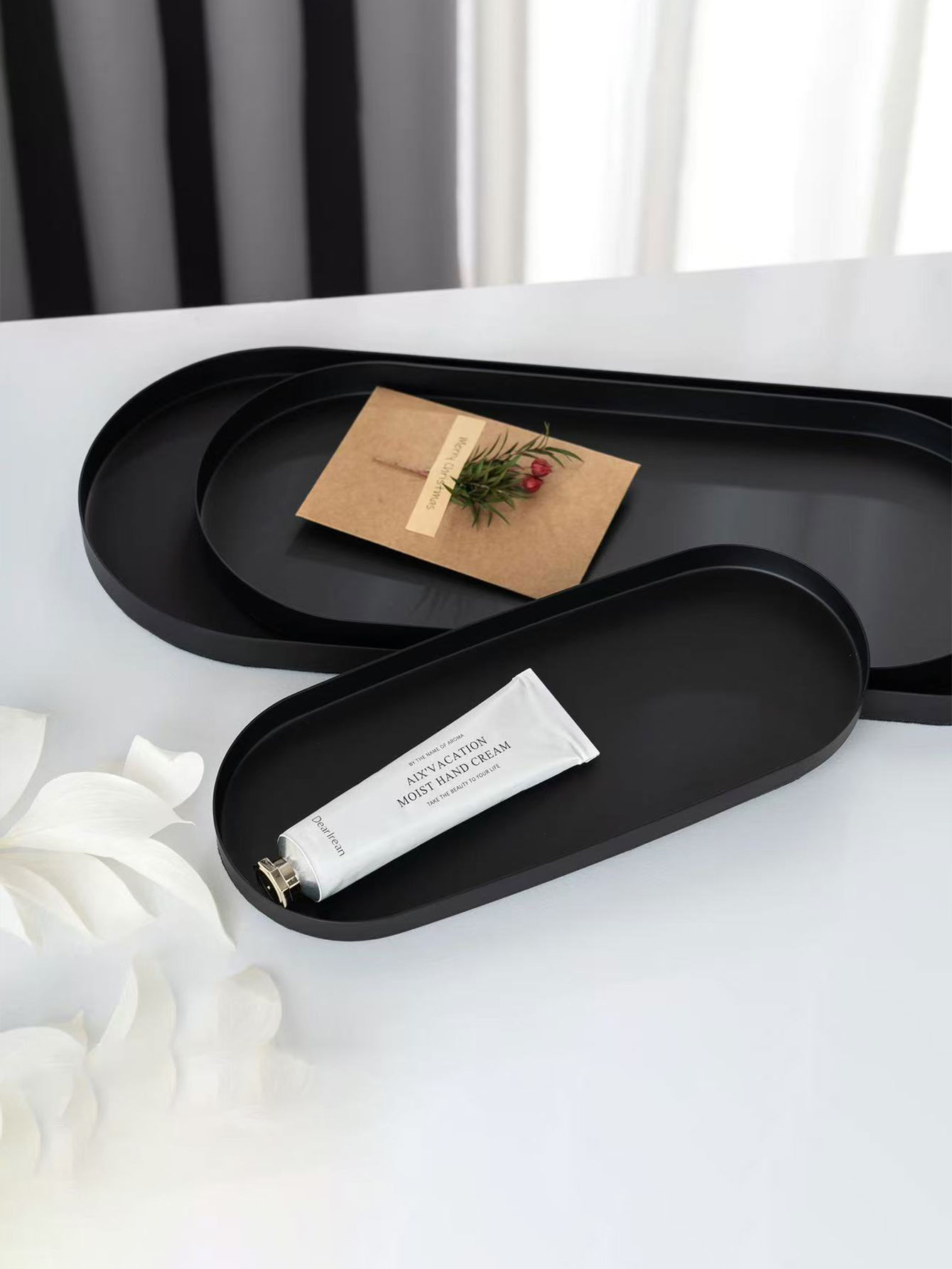 Travertine Tray Oval - Plateau ovale en acier inoxydable, décoration