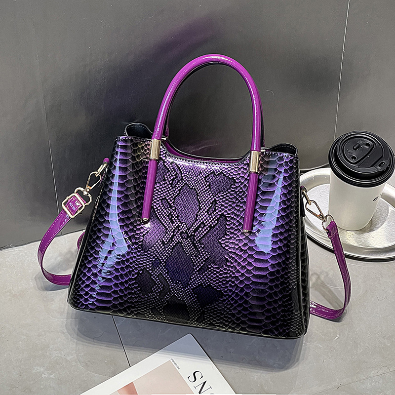 Interior Design High End - 2025 nouveau concepteur serpent en cuir