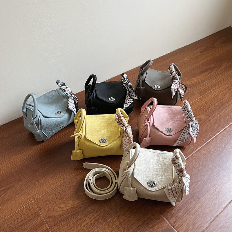 Sac à bandoulière axillaire au - Interior Design High End avis et prix