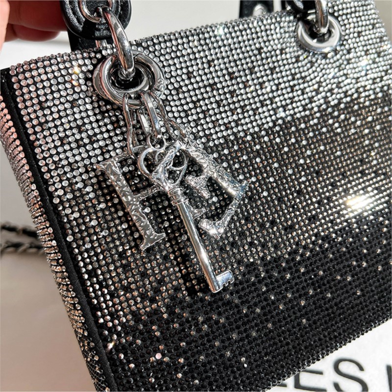 Sac à main carré avec chaîne e - Interior Design High End avis et prix