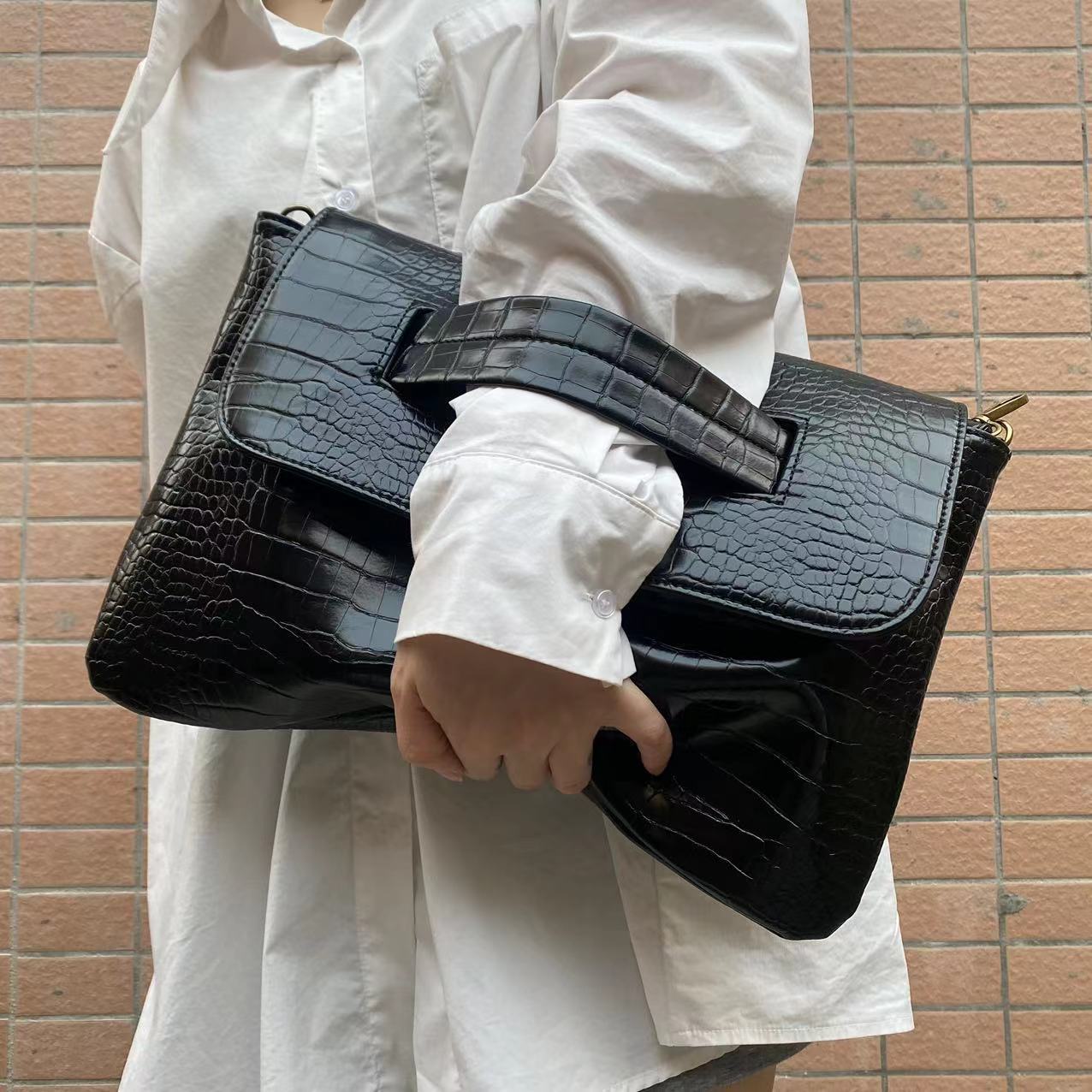 Sac à main imprimé Crocodile d - Interior Design Documentation avis et prix